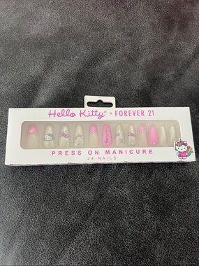 Hello Kitty Pink and Glitter Press-On Manicure Set